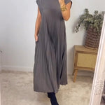 La Scintilla | Sleeveless Pleated Dress