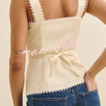 Fashionable Lace-trimmed V-neck Sleeveless Slim-fit Vest